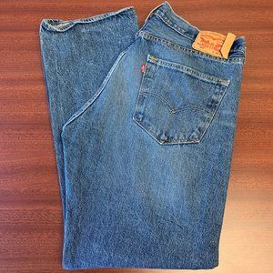 Best 25+ Deals for Levis 501 Boyfriend Jeans | Poshmark